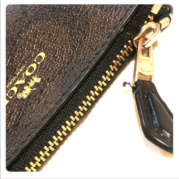 AUTHENTIC COACH MINI ID CASE - Picture 1 of 3